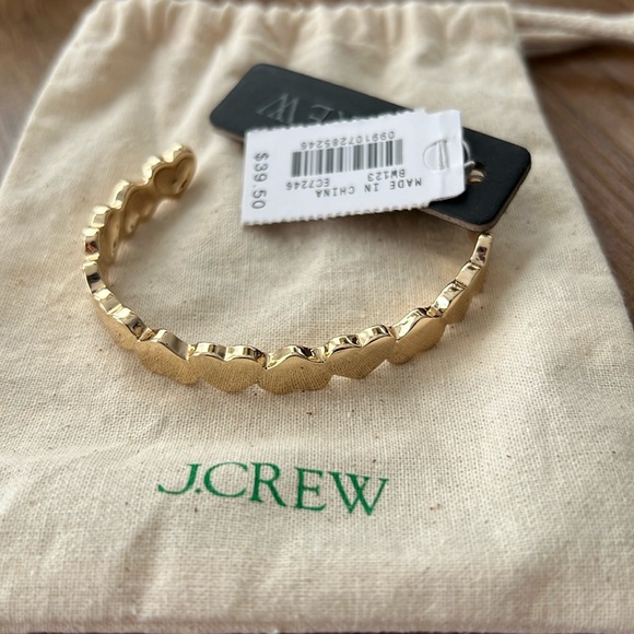 ❤️❤️❤️NWT J. Crew Gold Heart Bracelet - Picture 1 of 4